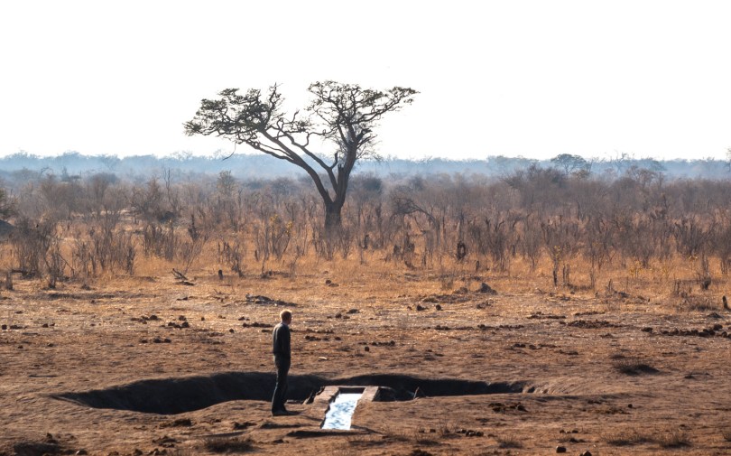 Hwange waterhole, Zimbabwe (photo: Jochem van der Zaag)